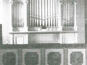 Rühlemann-Orgel in der St.-Gangolf-Kirche (fotografiert 1960) © Otto Spieler (entnommen aus der Broschüre des Gangolfvereins Hettstedt „St. Gangolfkirche auf dem Kupferberg bei Hettstedt“ von 1998)